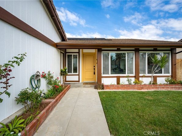 930 Helena Circle, Costa Mesa CA 92626