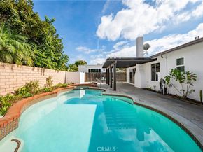 930 Helena Circle, Costa Mesa CA 92626