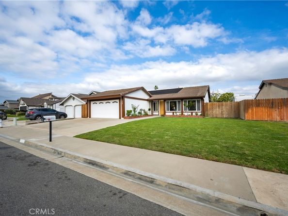 930 Helena Circle, Costa Mesa CA 92626