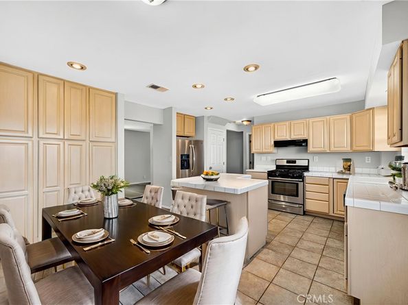 9404 Wayside Drive, Sunland CA 91040