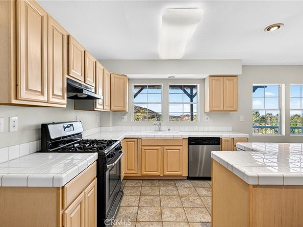 9404 Wayside Drive, Sunland CA 91040