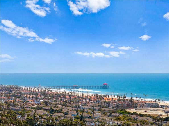 19365 Woodlands Drive, Huntington Beach CA 92648