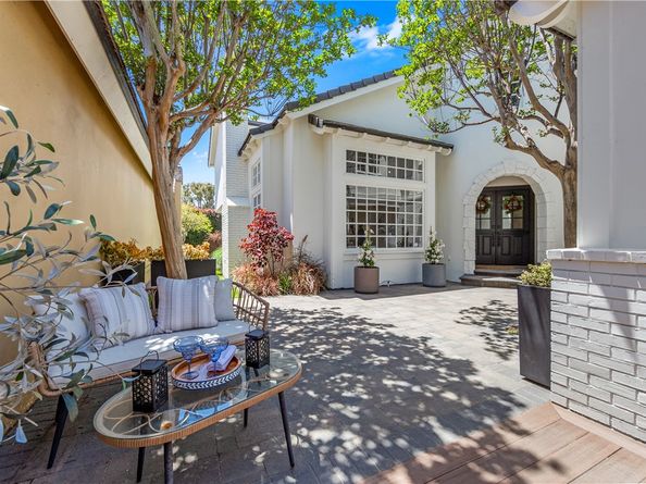 19365 Woodlands Drive, Huntington Beach CA 92648
