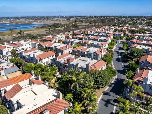 19305 Champion Lane, Huntington Beach CA 92648