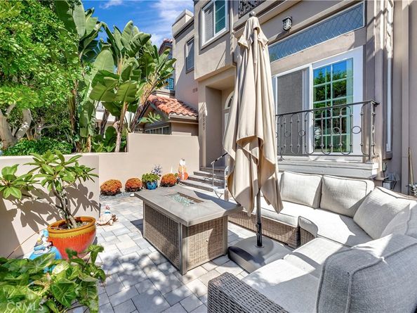 19305 Champion Lane, Huntington Beach CA 92648