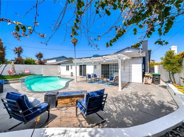 587 Traverse Drive, Costa Mesa CA 92626