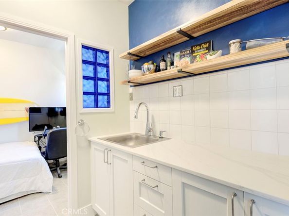 932 E 2nd Street 27, Long Beach CA 90802