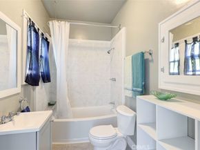 932 E 2nd Street 27, Long Beach CA 90802