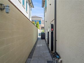 112 Green Rdg, Irvine CA 92602