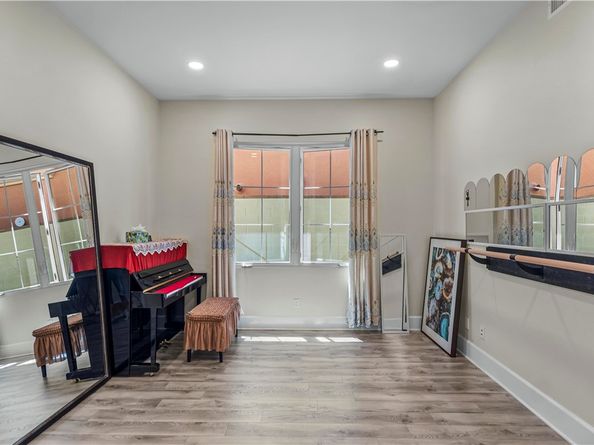 112 Green Rdg, Irvine CA 92602