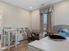 112 Green Rdg, Irvine CA 92602