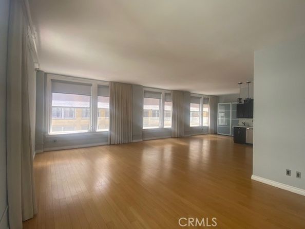 215 W 7th Street 902, Los Angeles CA 90014