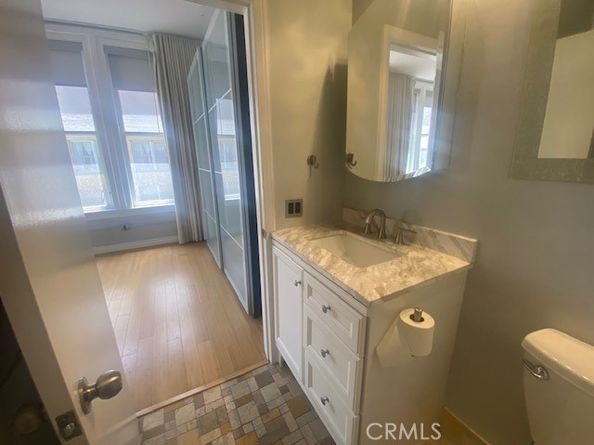 215 W 7th Street 902, Los Angeles CA 90014