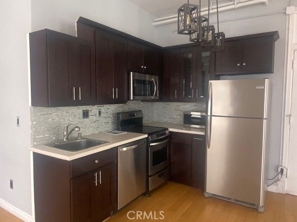 215 W 7th Street 902, Los Angeles CA 90014