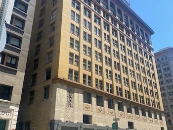 215 W 7th Street