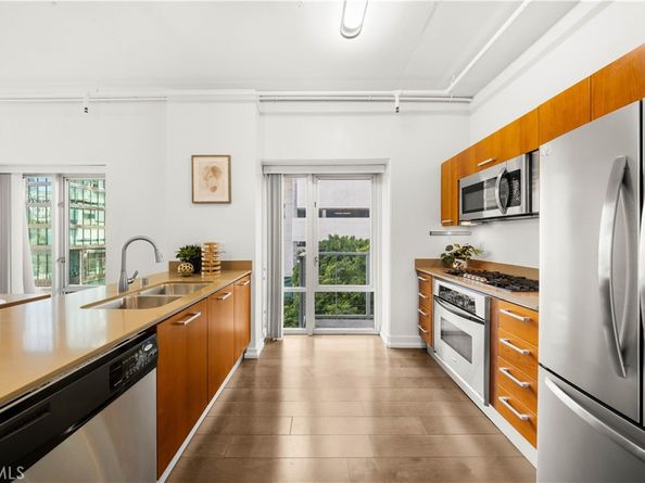 645 W 9th Street 303, Los Angeles CA 90015