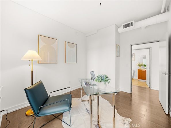 645 W 9th Street 303, Los Angeles CA 90015