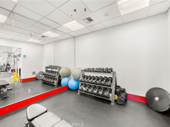 645 W 9th Street 303, Los Angeles CA 90015