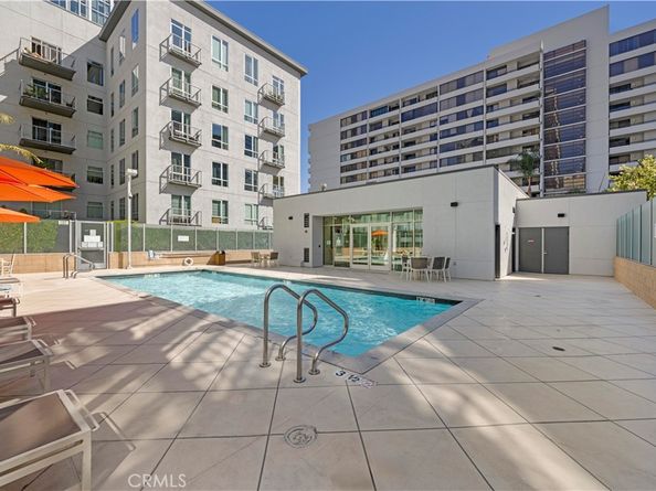 645 W 9th Street 303, Los Angeles CA 90015