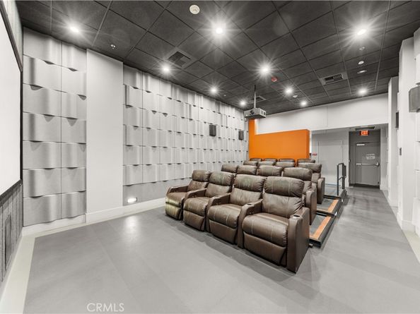 645 W 9th Street 303, Los Angeles CA 90015