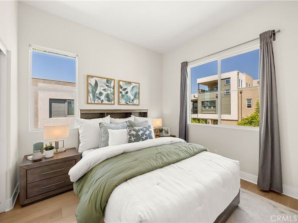 106 Aspect, Irvine CA 92618