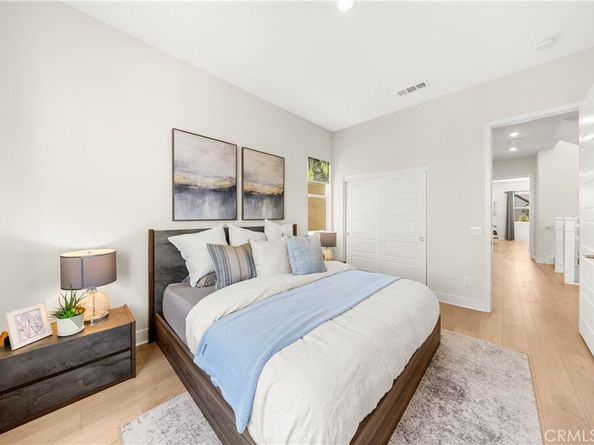 106 Aspect, Irvine CA 92618