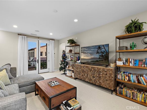 137 Sunset, Irvine CA 92602