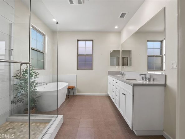 152 Newburry, Irvine CA 92618