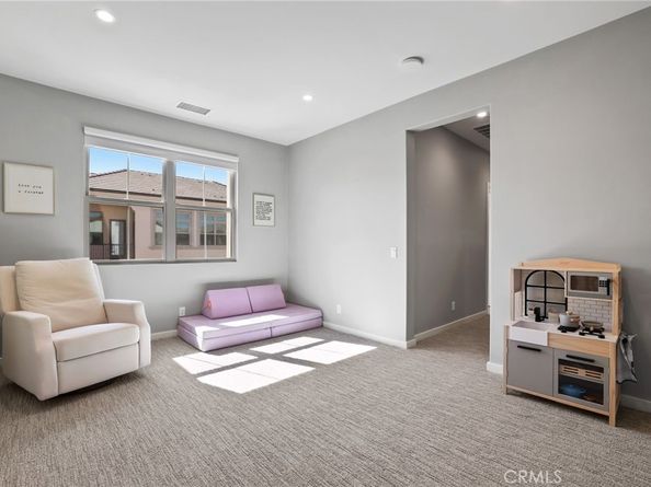 152 Newburry, Irvine CA 92618