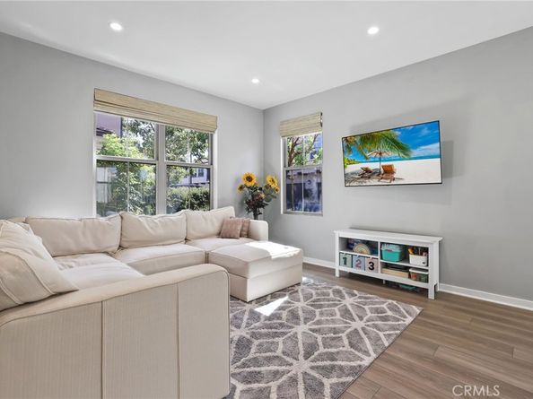 152 Newburry, Irvine CA 92618