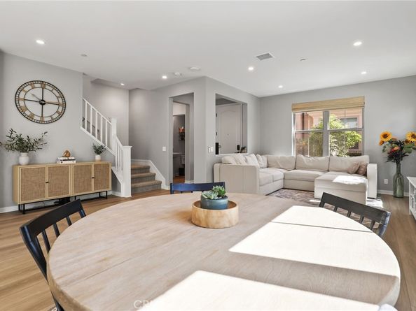152 Newburry, Irvine CA 92618