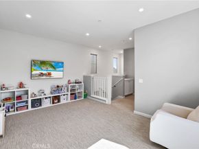 152 Newburry, Irvine CA 92618