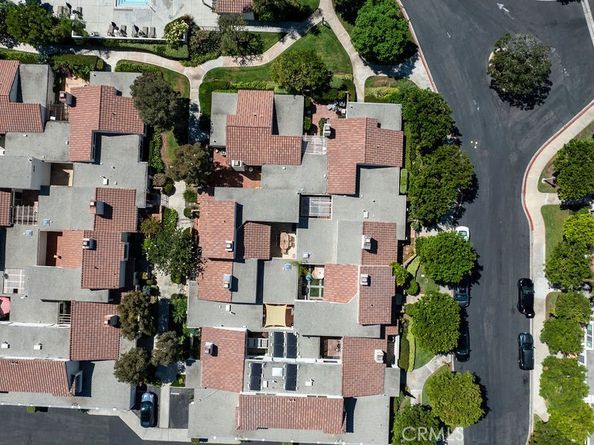 4 Navarre 126, Irvine CA 92612