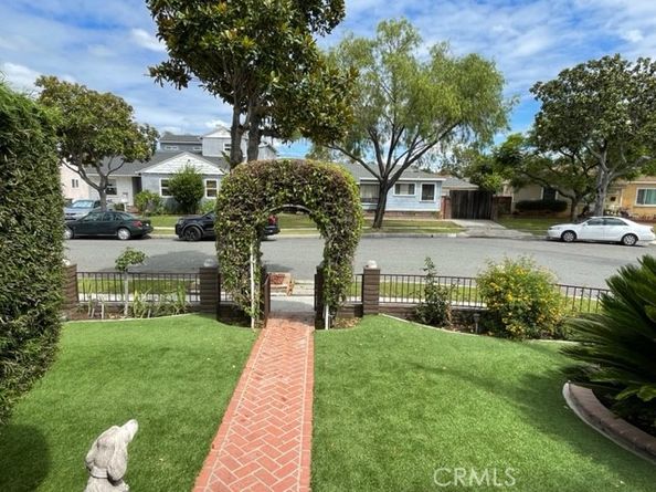 4032 Elsa Street, Lakewood CA 90712