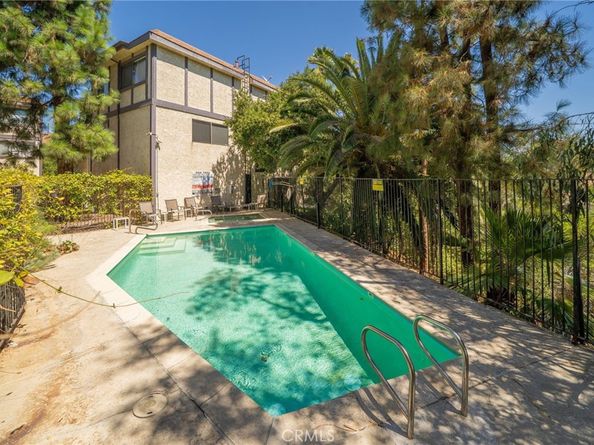 1832 Oak Tree Drive 8, Los Angeles CA 90041
