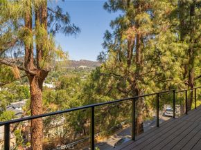 1832 Oak Tree Drive 8, Los Angeles CA 90041