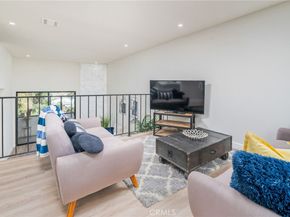 1832 Oak Tree Drive 8, Los Angeles CA 90041