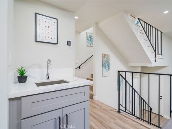 1832 Oak Tree Drive 8, Los Angeles CA 90041