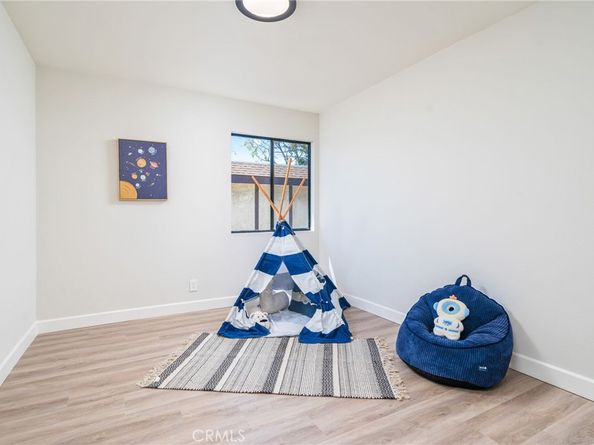 1832 Oak Tree Drive 8, Los Angeles CA 90041