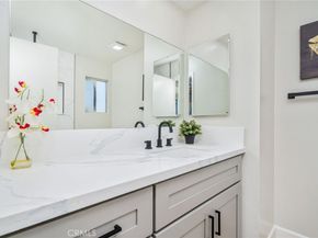 1832 Oak Tree Drive 8, Los Angeles CA 90041
