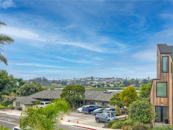 543 LAGUNA Drive, Carlsbad CA 92008