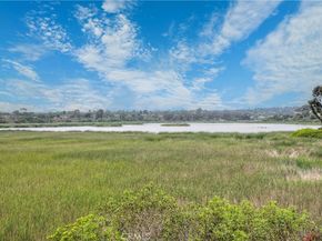 543 LAGUNA Drive, Carlsbad CA 92008