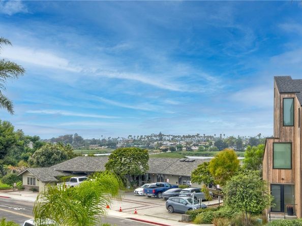 543 LAGUNA Drive, Carlsbad CA 92008