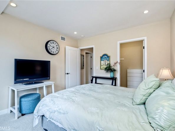 543 LAGUNA Drive, Carlsbad CA 92008