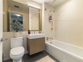889 Francisco Street 806, Los Angeles CA 90017