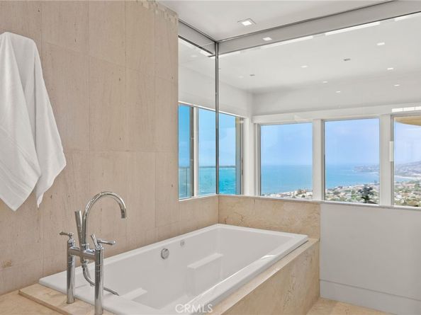 900 Gainsborough Drive, Laguna Beach CA 92651