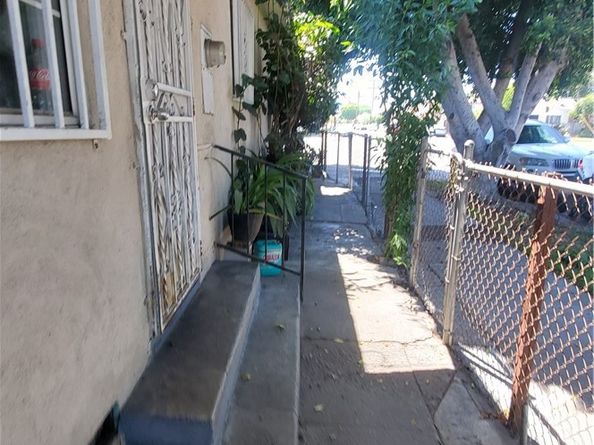 6300 Holmes Avenue, Los Angeles CA 90001