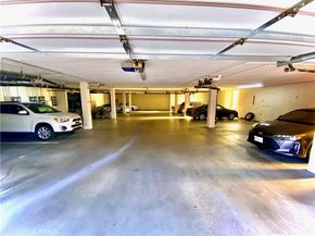 3707 E Livingston Drive 403, Long Beach CA 90803