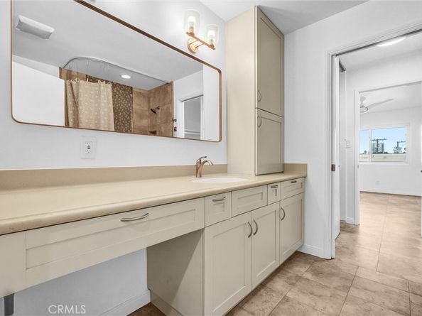 3707 E Livingston Drive 403, Long Beach CA 90803