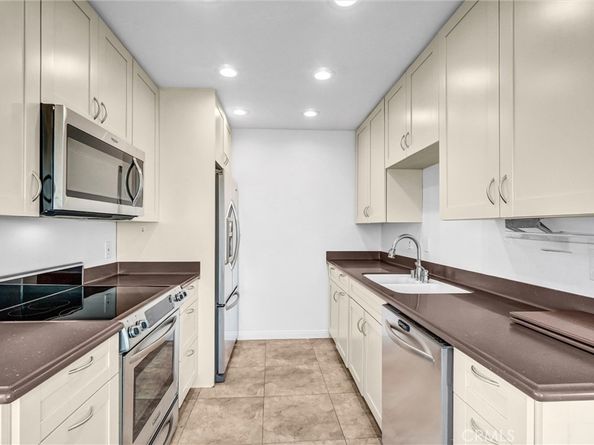 3707 E Livingston Drive 403, Long Beach CA 90803